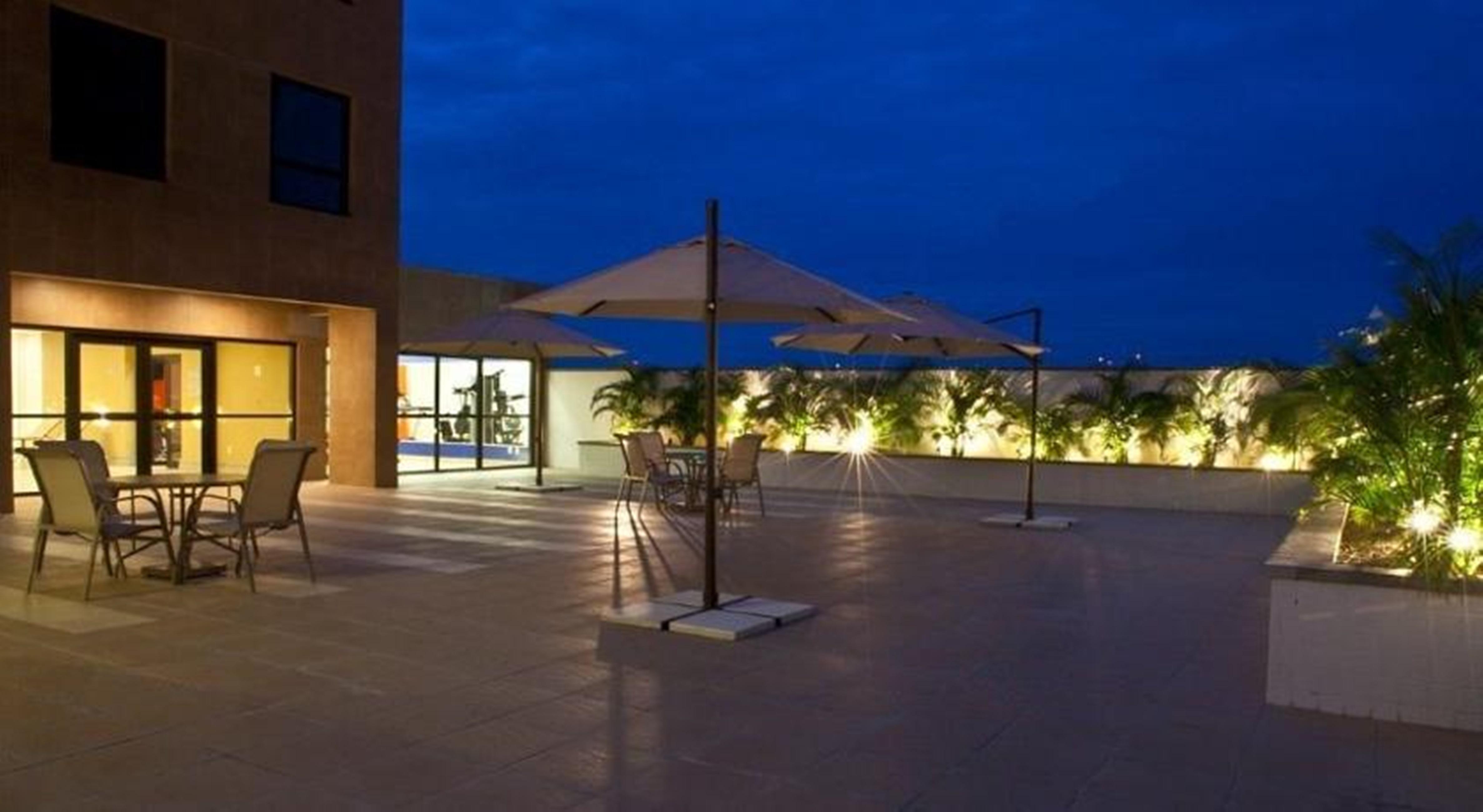 Quality Hotel Manaus Esterno foto