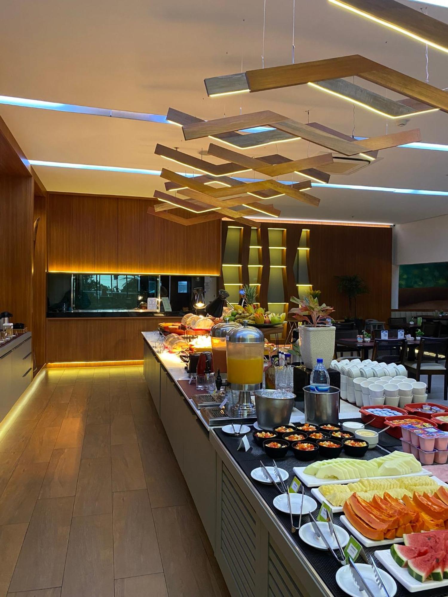 Quality Hotel Manaus Esterno foto
